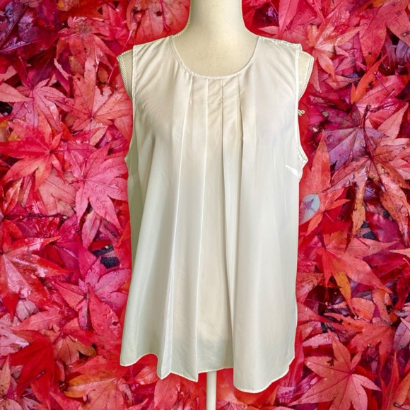 MICHAEL Michael Kors White Pleat Front Chiffon Swing Tank Size Large - Picture 1 of 9